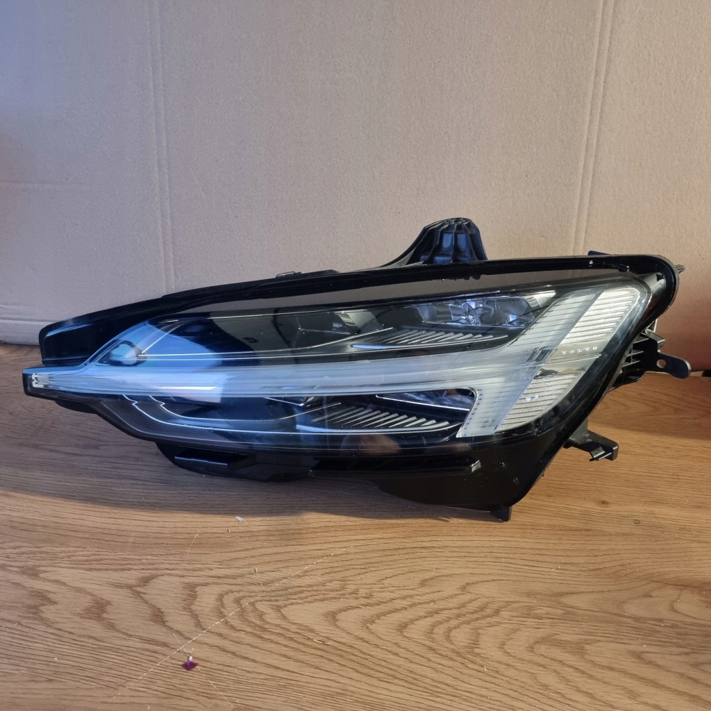 Купить Volvo s60 v60 2 фара левая перед mid led 2018 2019
