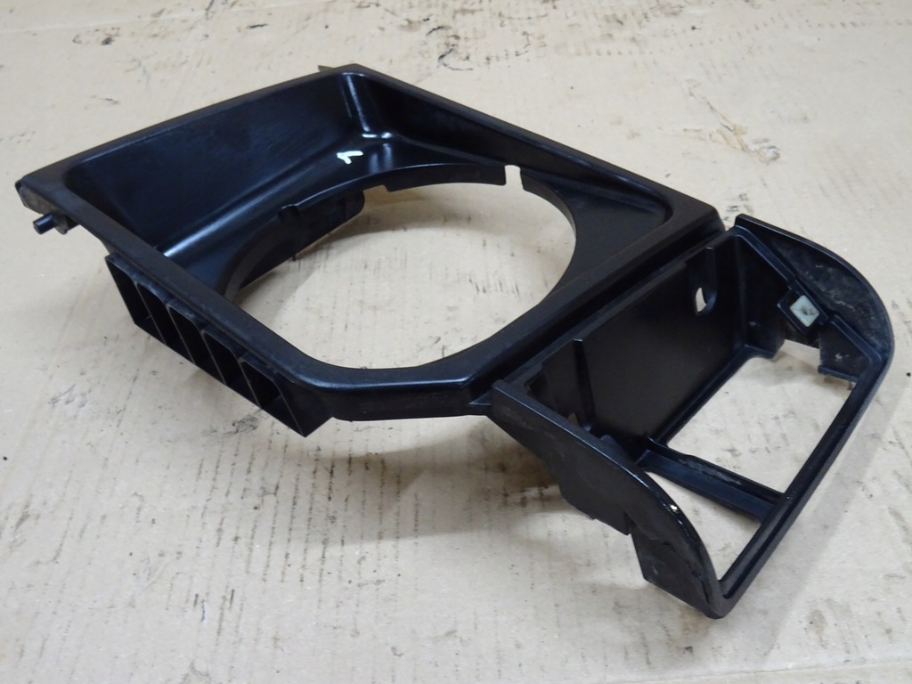 фото №7, Pajero i рамка кронштейн лампы левый решётка радиатора 89r