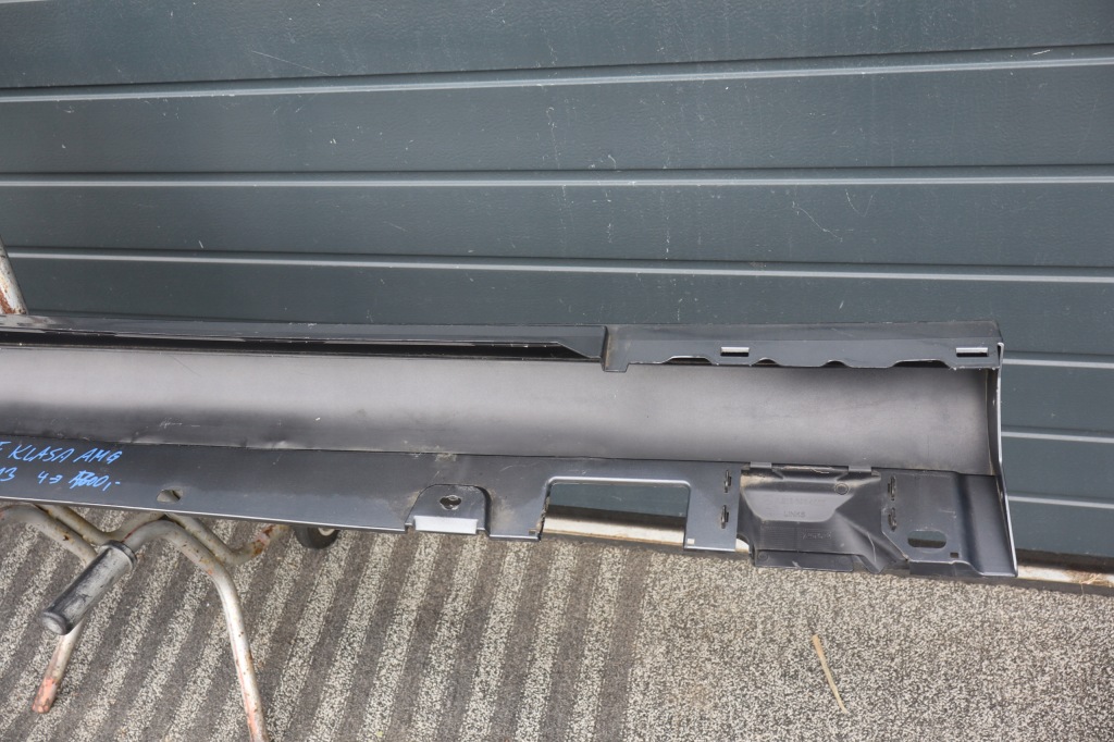 Молдинг порог порог левая mercedes e-klasa amg w213 a2136900102 a2136909701 Оригинал