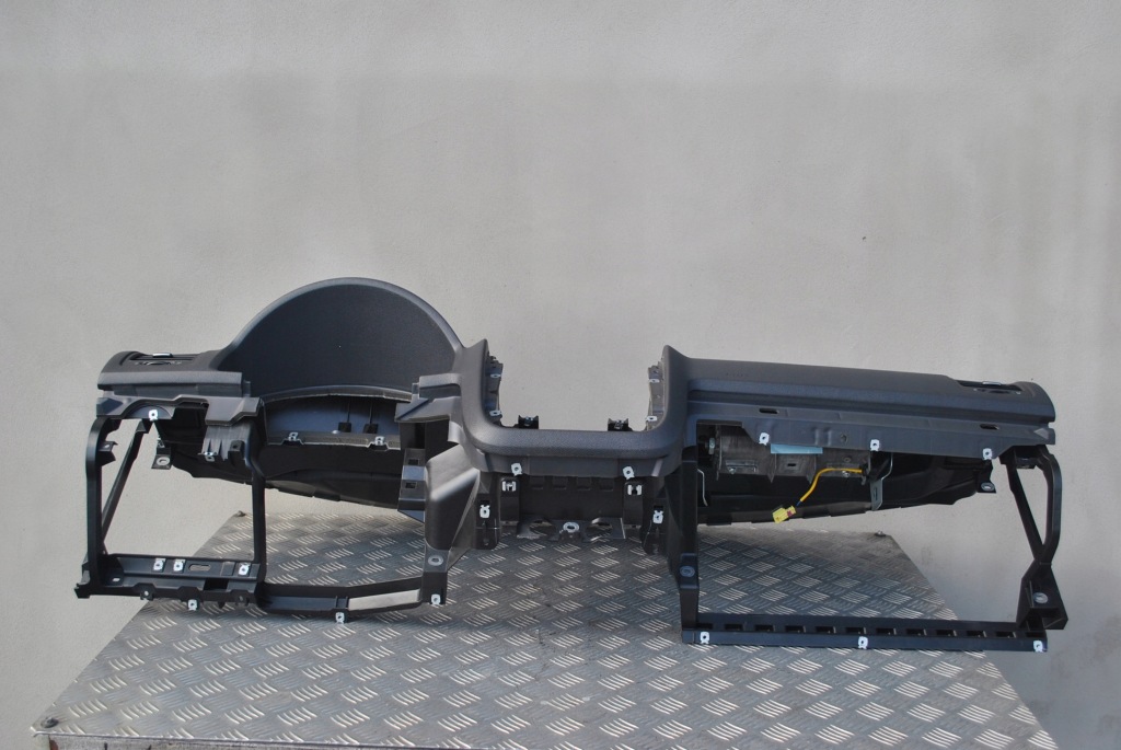 фото №1, Приборная панель приборная панель приборная подушка безопасности vw golf v