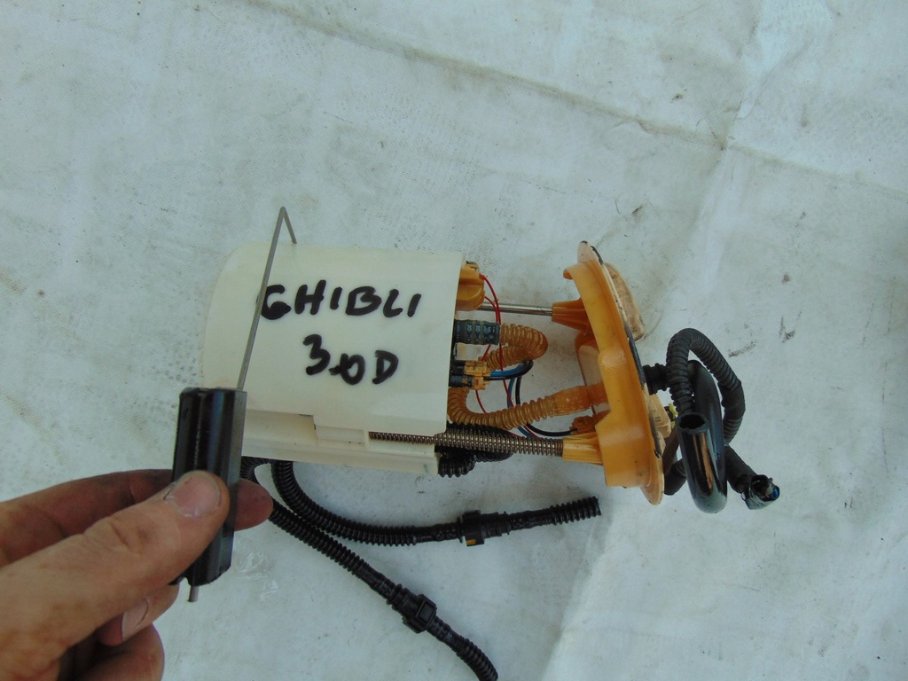 фото №1, Насос пального maserati ghibli 3.0d 670004173