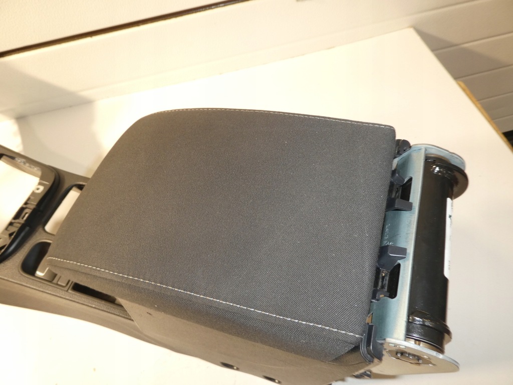 фото №7, Туннель подлокотник vw sharan alhambra 7n0864251