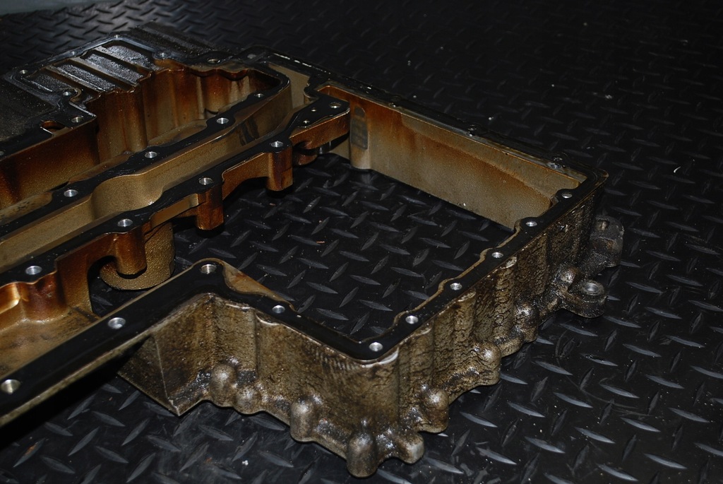 фото №11, Audi a8 d2 6.0 w12 поддон масляная верхний 07c103805t