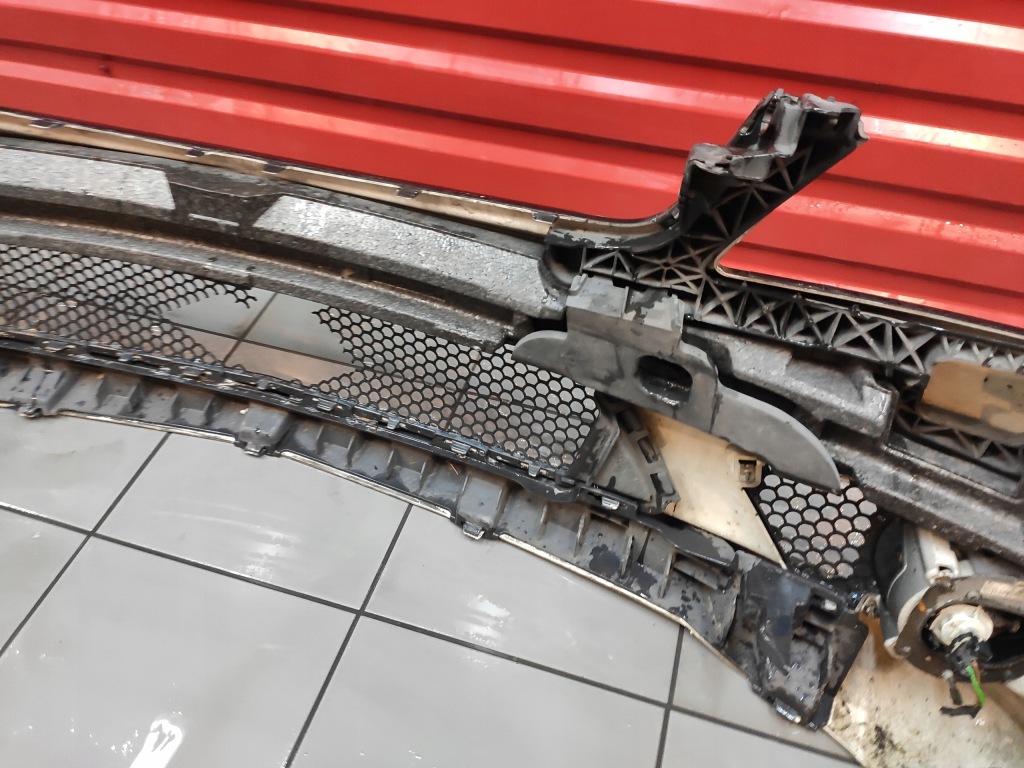 Mercedes c-klasa w204 бампер amg перед передний комплект  оригинал Недорого