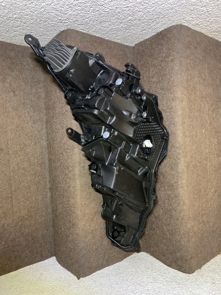 фото №2, Lexus nx lift лампа права