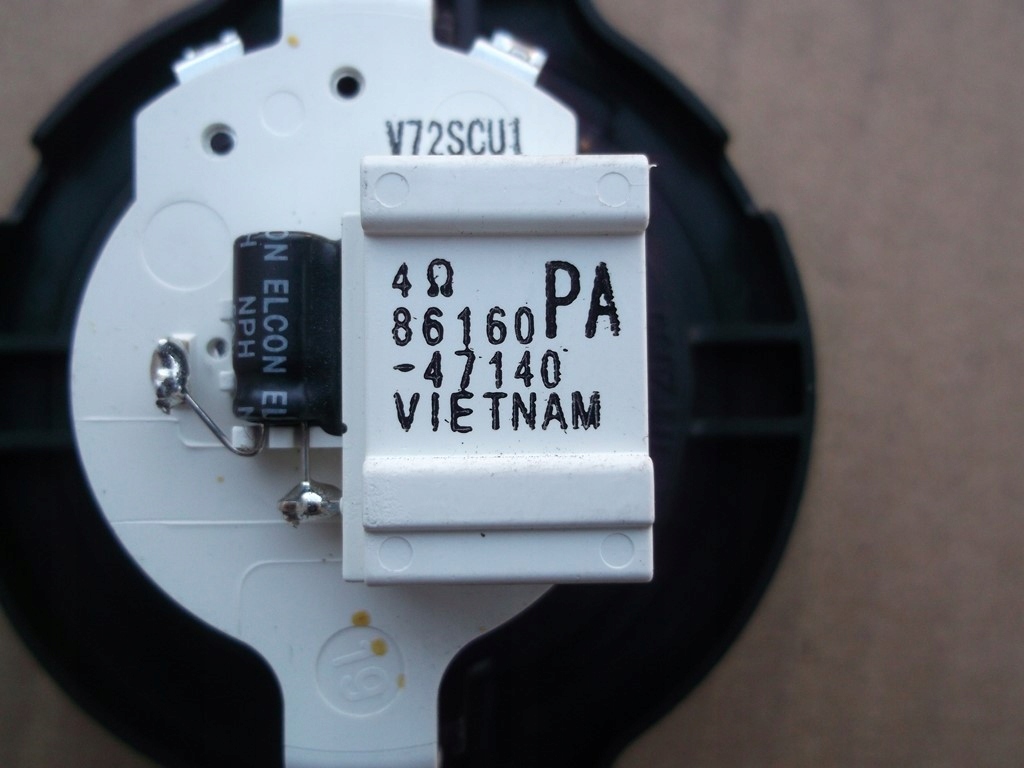 фото №4, Toyota prius iv динамик твитер консоли