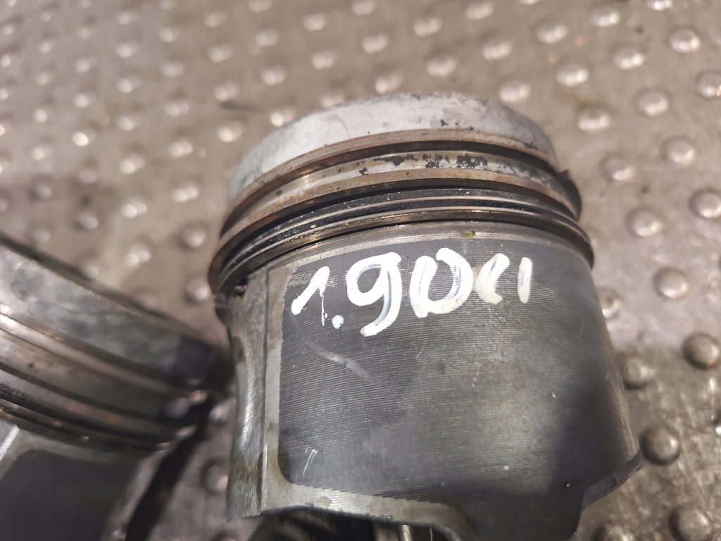 Поршень шатун 7701476239 renault 1.9 dci fq9 Недорого