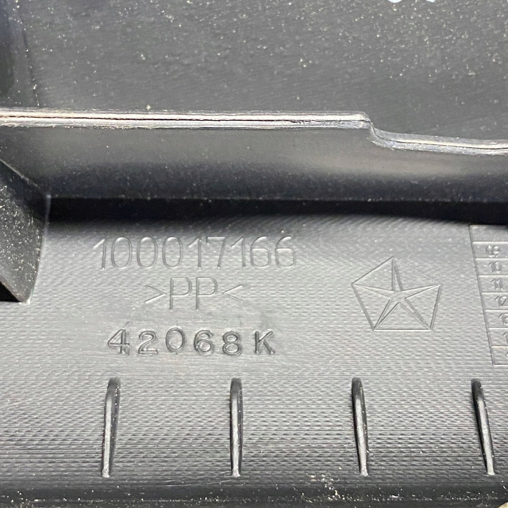 фото №11, Dodge charger 2017 правая сторона молдинг порог передняя