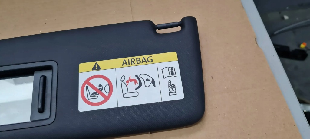 Q5 80a накладка козирок сонцезахисна ліва sline 8v5857551aa Недорого