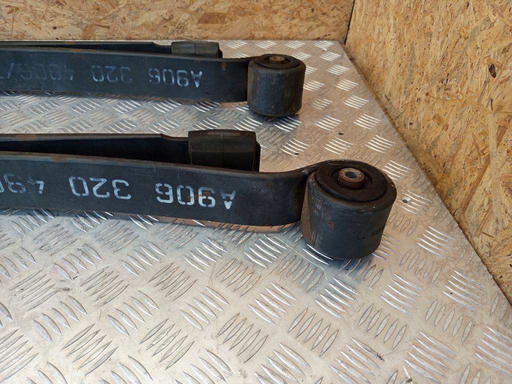 фото №10, Mercedes оригинальный номер a9063208706 sprinter w906 рессора рессоры пружины piórowe задняя