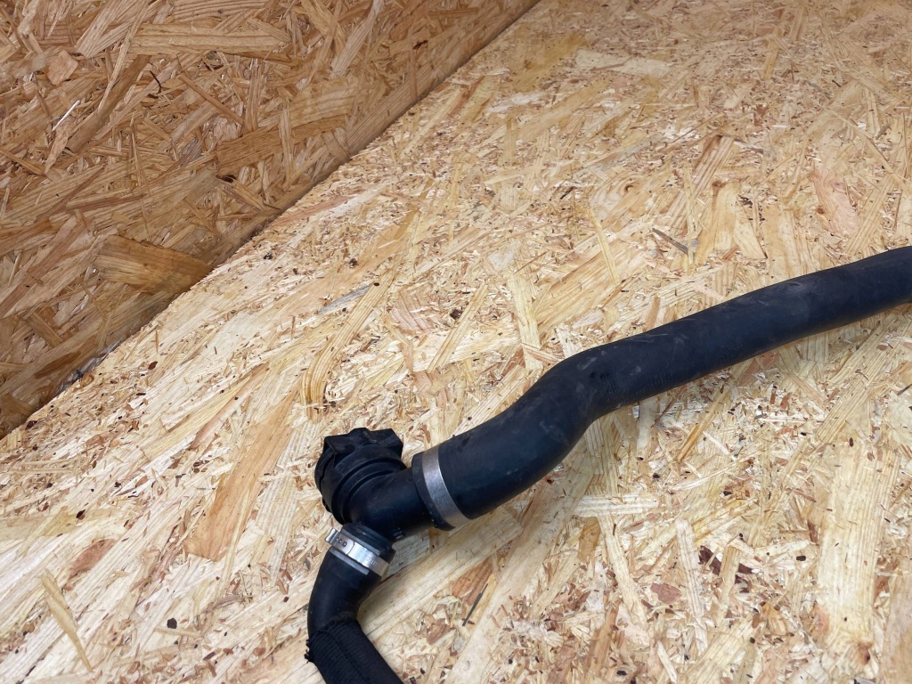 Патрубок труба шланг води bmw f39 f40 f45 f46 f48 f55 f56 f57 7645520 9367387 Київ