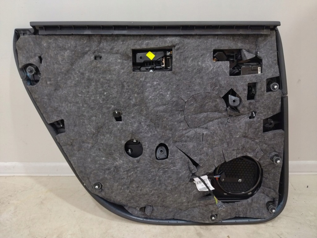 фото №13, 4h0868068 обшивка двері задня правий bose audi a8 d4