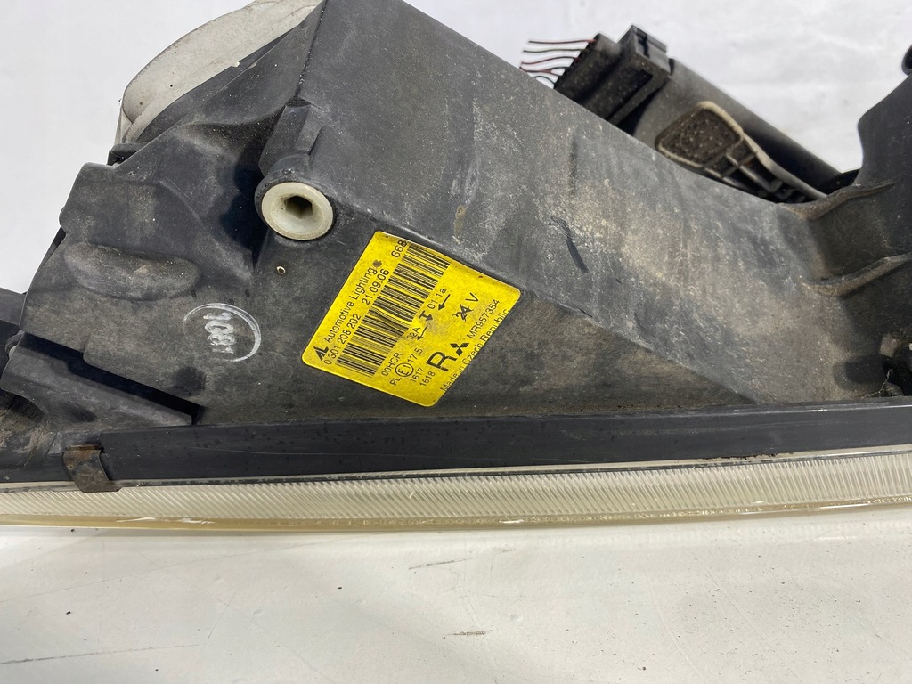 фото №10, Лампа правая перед mitsubishi colt vi eu