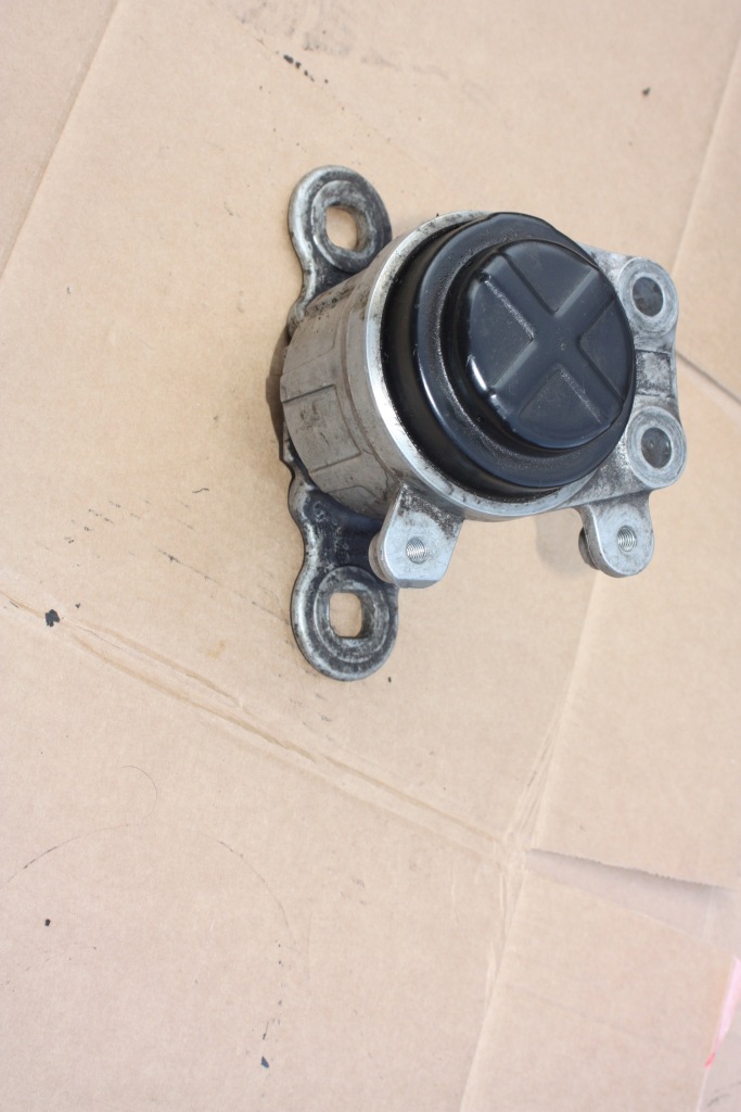 фото №1, Кронштейн подушка двигуна mondeo mk3 2,2 tdci