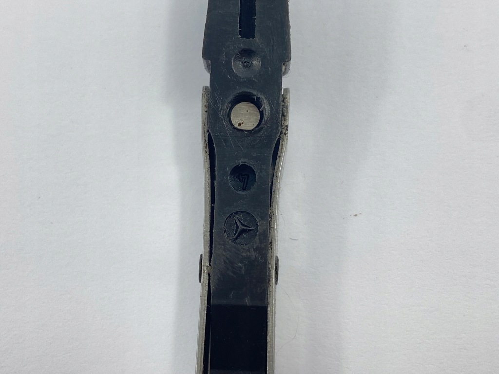 Купити Напрямна напрямна хром люк mercedes w124 sedan універсал s124