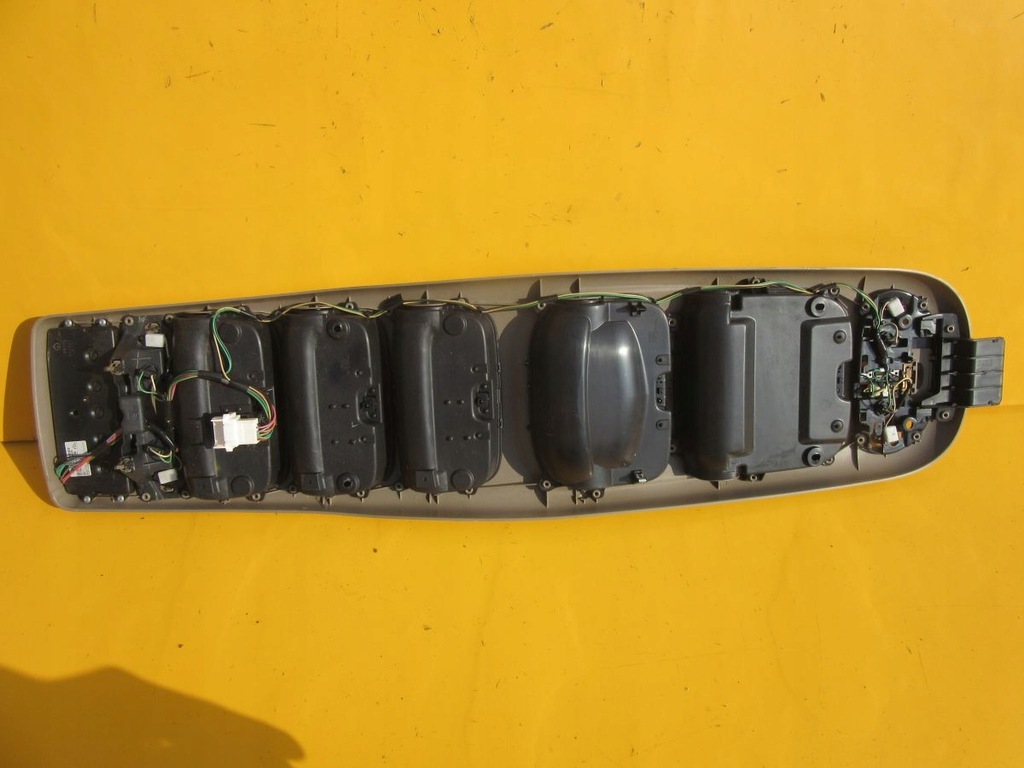 фото №6, Toyota sequoia 01 панель лампа освітлення кабіни