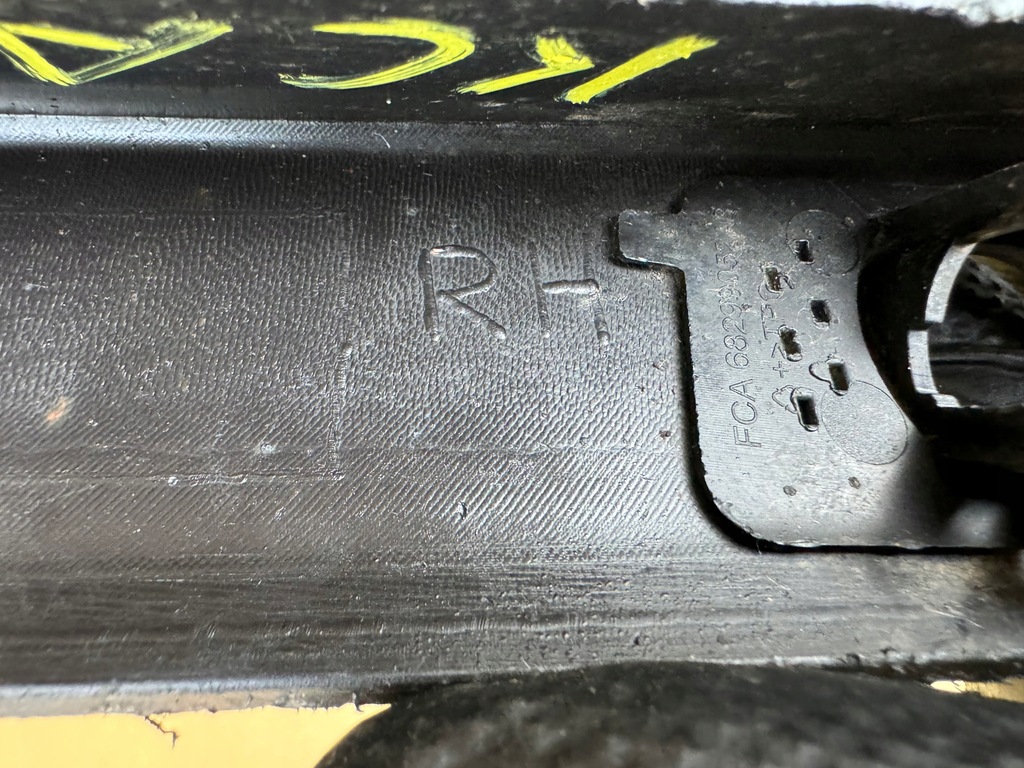 фото №12, Dodge ram v 5 19r- накладка защита бампера правая задняя 68299100