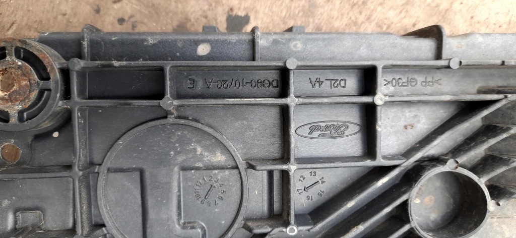 Основание аккумулятор ford mondeo mk5 dg93-10723-a Недорого