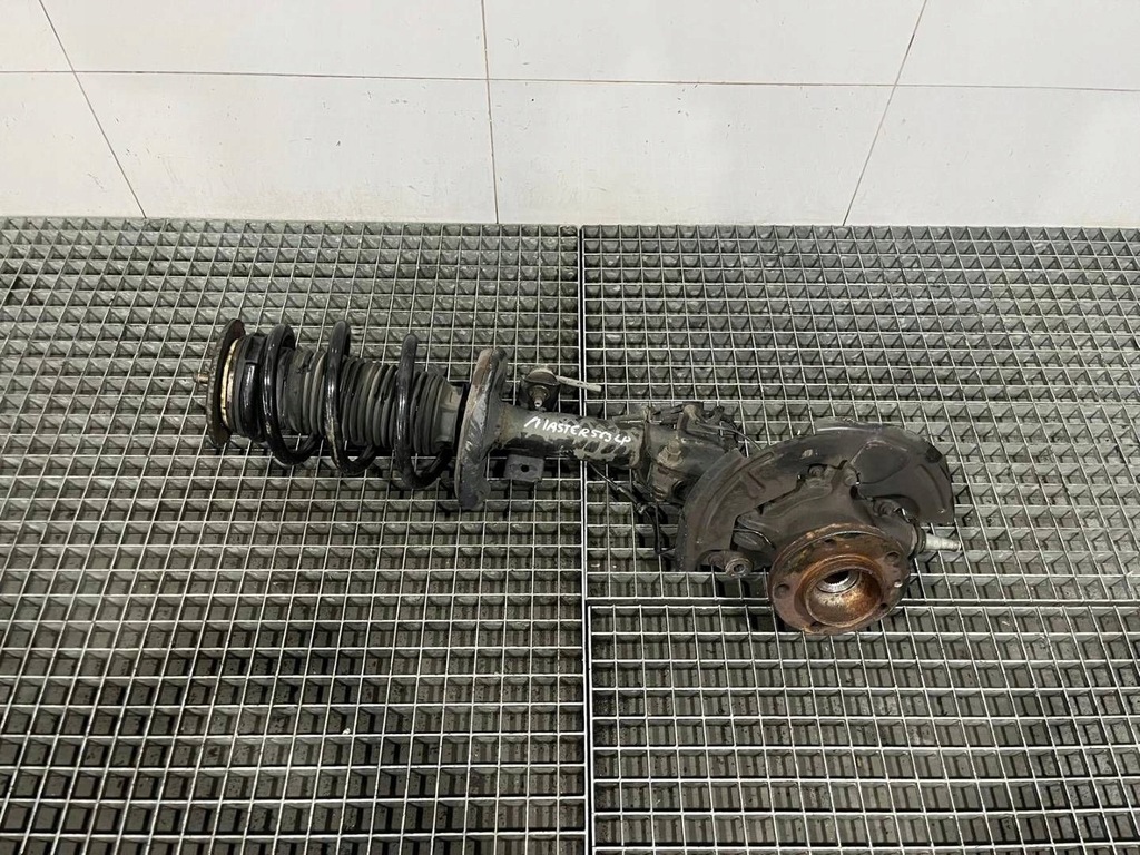 фото №1, Поворотный кулак левая левый перед амортизационная стойка 543028774r renault master 3 iii lift