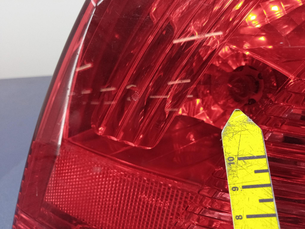 фото №10, Peugeot 308 i t7 sw kombi лампа задня права задня 96814438xt