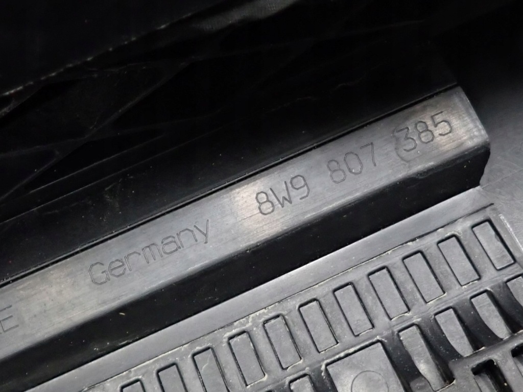 Бампер задні задній комплектний  оригінал pdc фаркоп  audi a4 b9 універсал 17r kod: lx5r Ціна