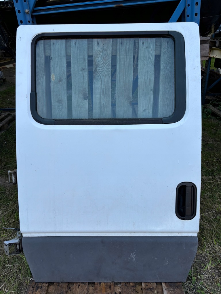 фото №1, Mitsubishi canter дверь левая задняя задние 2004