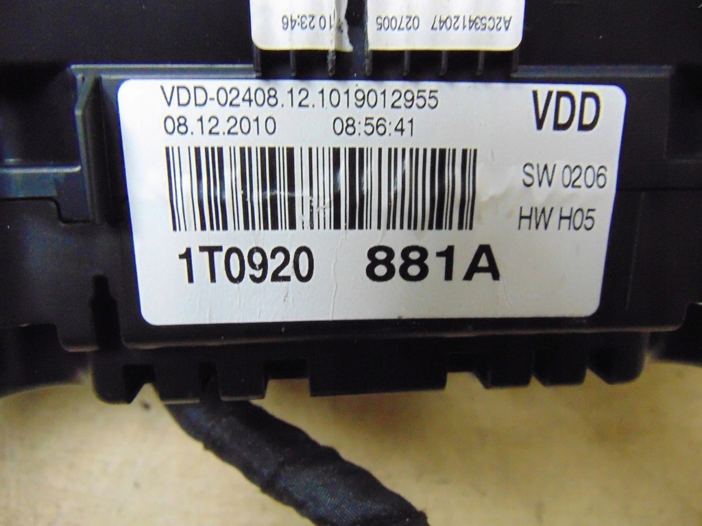 фото №15, Счетчик приборная панель vw touran 2010- 1.6 tdi 1t0920881a
