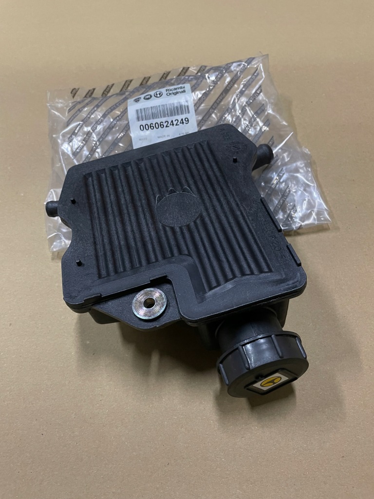 фото №3, Alfa romeo 166 kappa v6 бак підсилювача oem