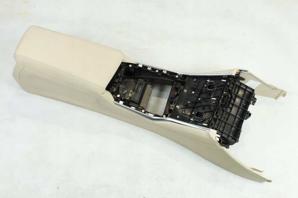 фото №8, Туннель средний подлокотник canberrabeige bmw g20