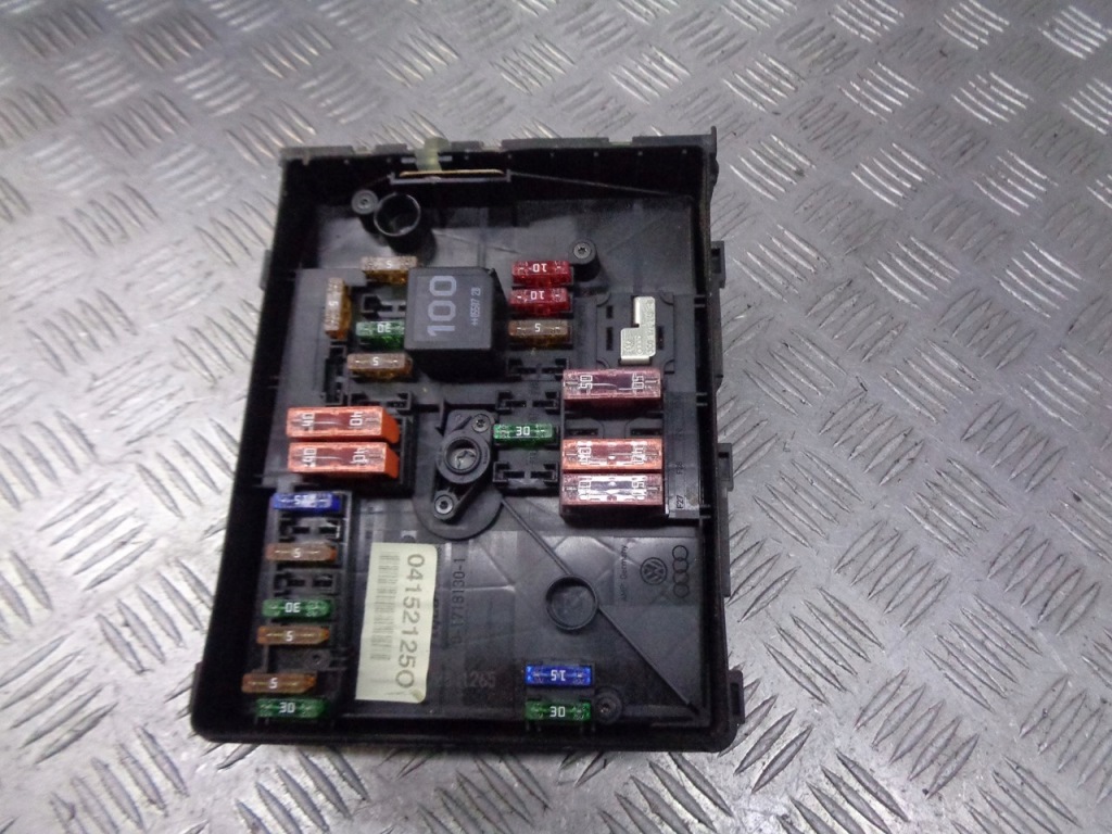 фото №1, Коробка предохранителей vw golf v plus 1.9 tdi