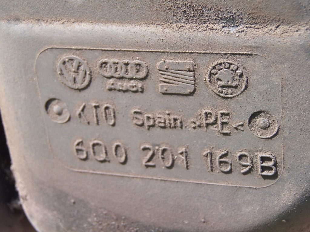 фото №8, Бак топлива bak 6q0201085a vw polo 9n iv eu