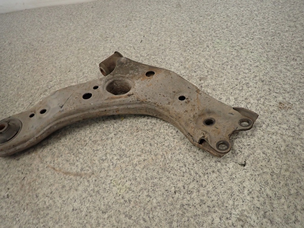 фото №6, Toyota auris 06-12 важіль передній лівий