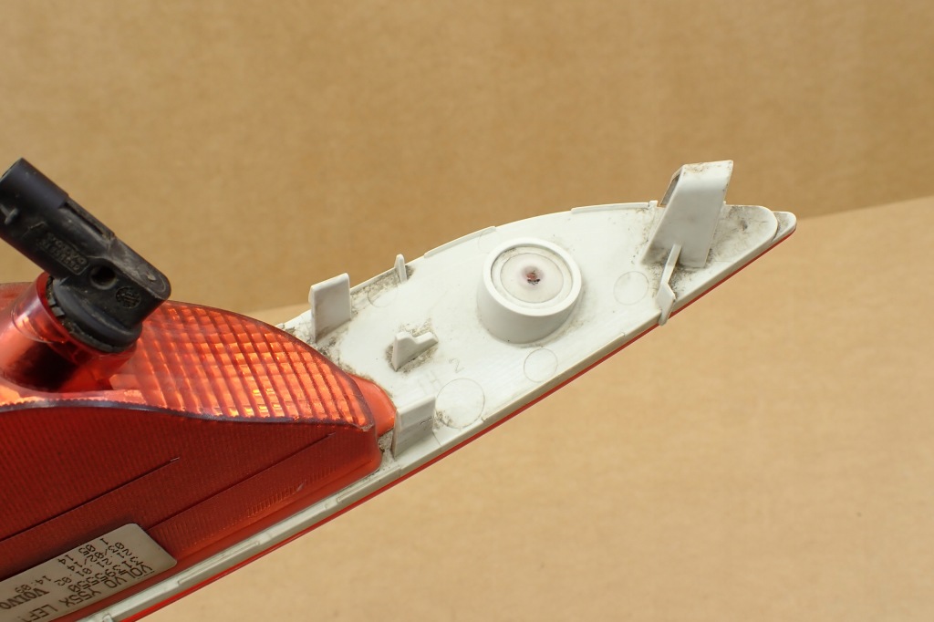 Volvo v40 ii 12- лампа задняя левая бампера противотуманная 31395550 оригинальный номер с Разборки