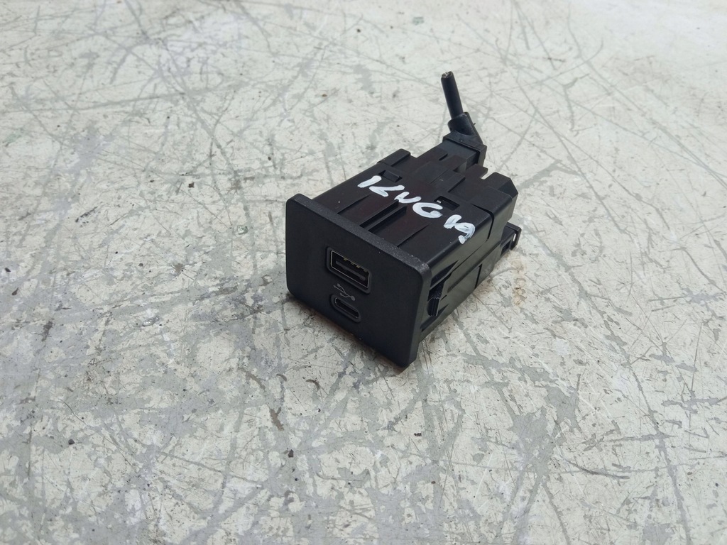 фото №1, Ford kuga iii бензин роз'єм usb kuga-lb5t14f014cd