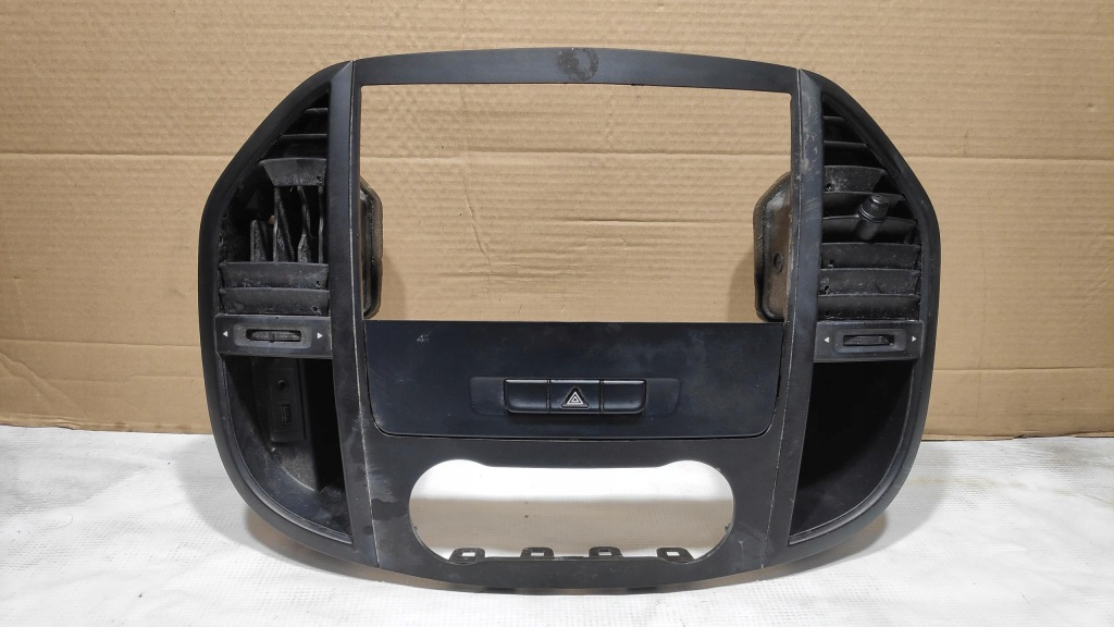 фото №3, Рамка обдув радио vito mercedes w447 4479050051