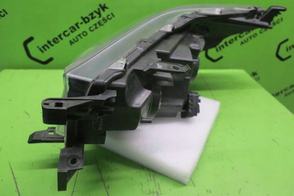 фото №7, Toyota hilux viii 2020 lift звичайна права лампа передня