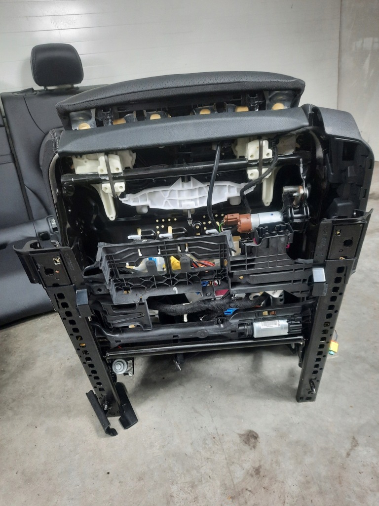 фото №7, Сиденья заднее сиденье кожа туннель mercedes c w205 sedan