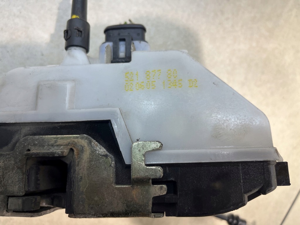 фото №4, Замок двері правий перед 5pin citroen c2 1.4 52187780