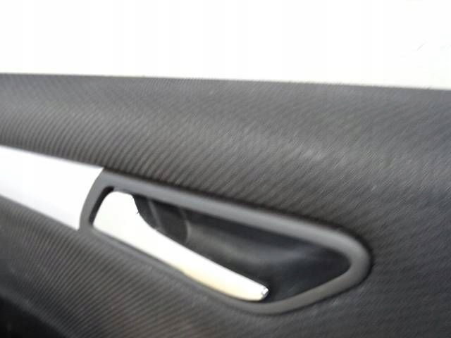 Обшивка дверь левый задний  mercedes w245 nr555 в Украине