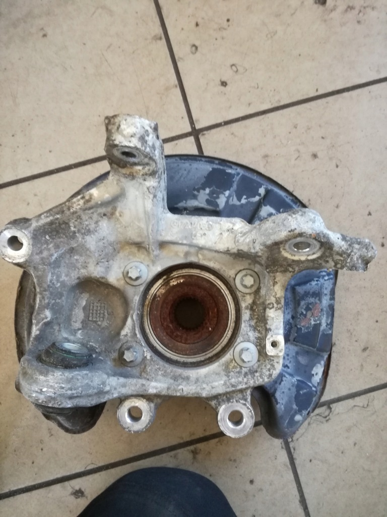 Mercedes slk w172 r172 поворотний кулак ступиця задній права 1720405 Ціна