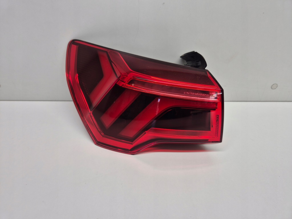 Audi q3 2 83a фара задня ліва led оригінал 83a945091b європа 2018- Недорого