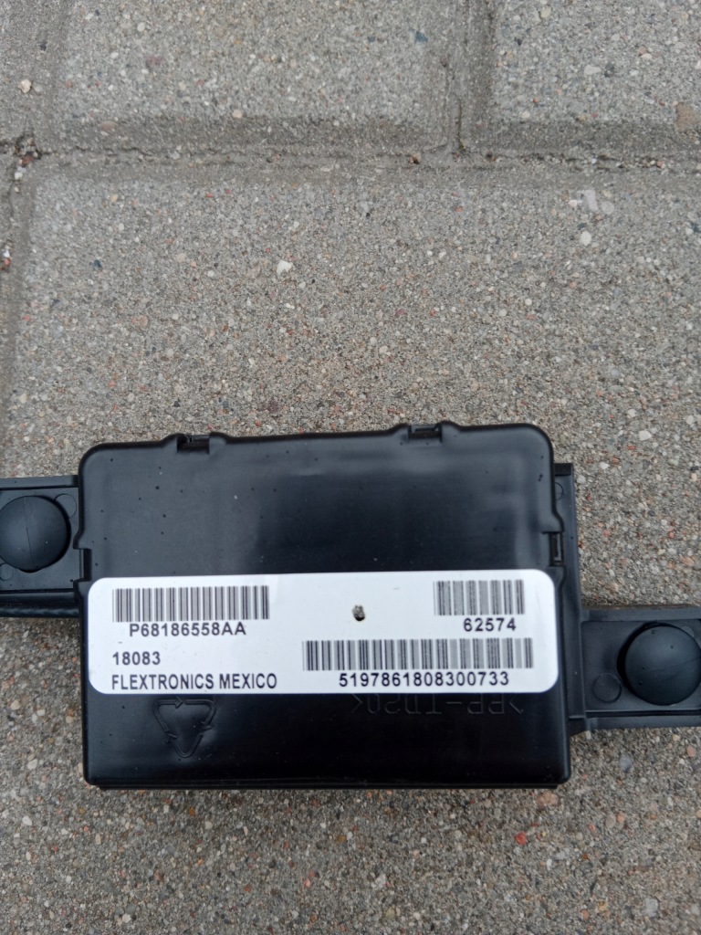Купить Chrysler pacifica 16- модуль антенны keyless p68186558aa