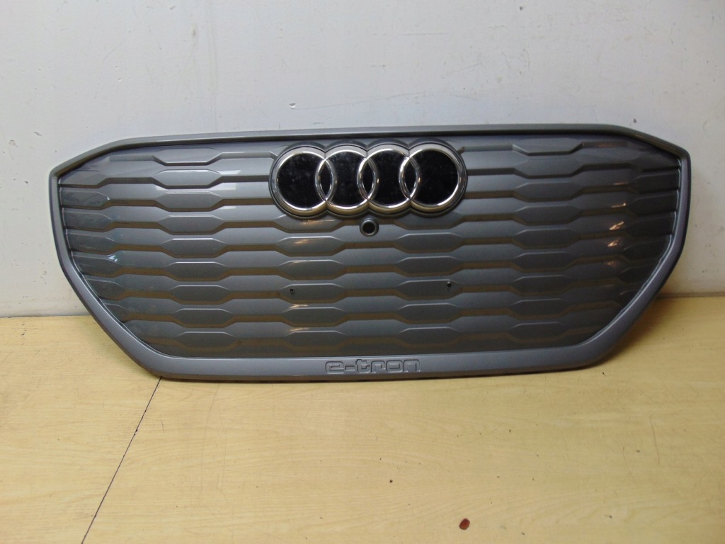 фото №2, Решётка радиатора решётка радиатора audi q4 e-tron оригинал эмблема