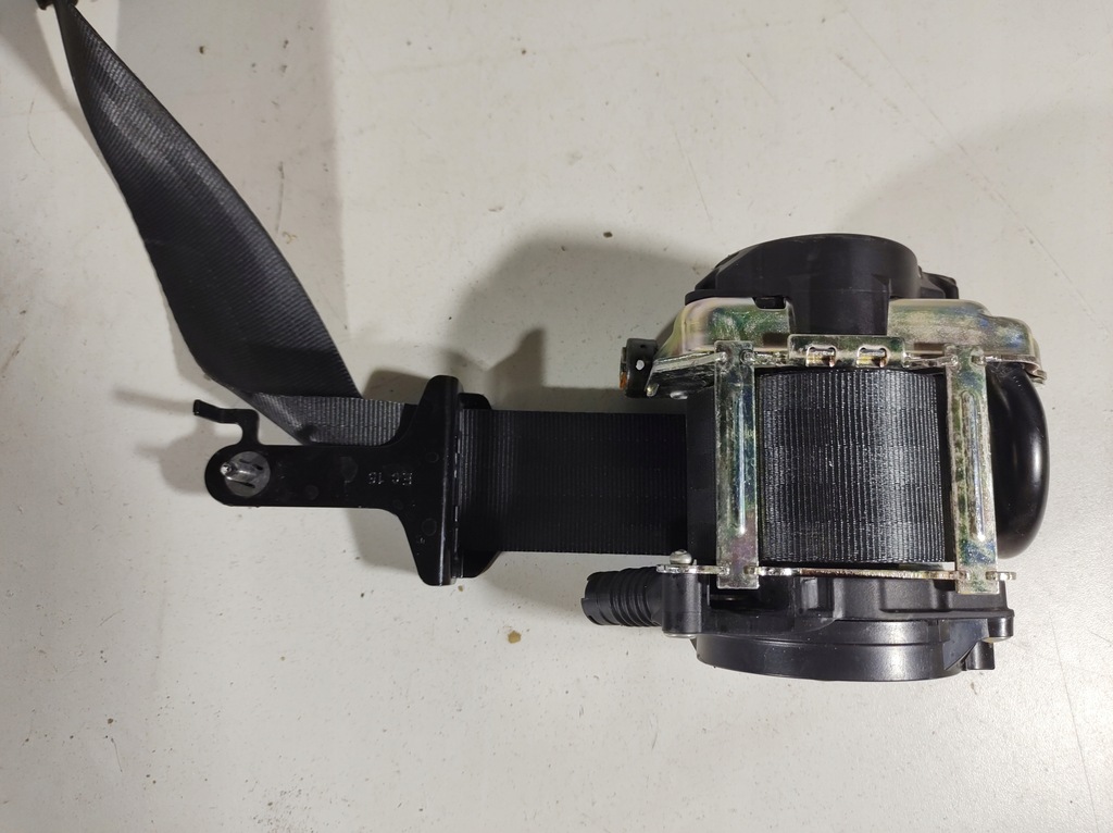 фото №13, Volvo v60 18r- pas безпеки правий перед