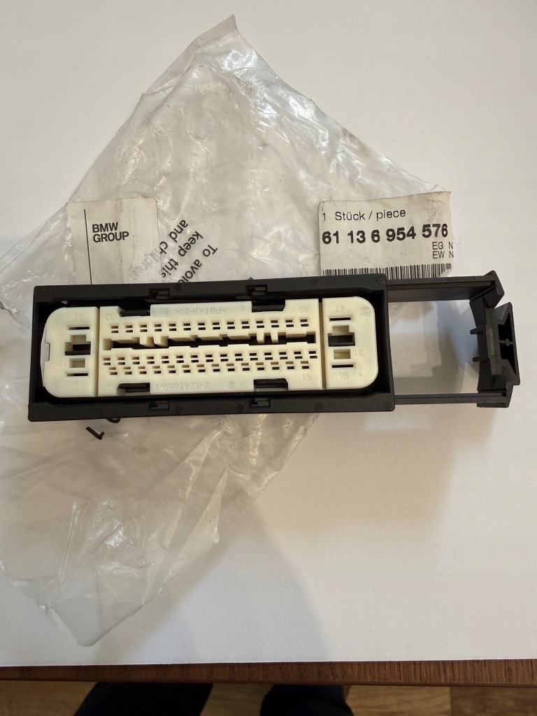 фото №1, Корпус разъём колодка bmw x5 e70 x6 e71 e72