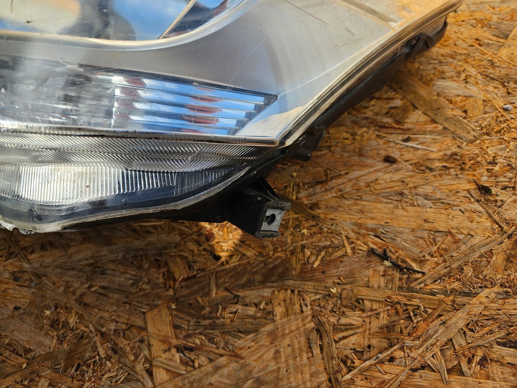 фото №5, Toyota verso лампа левая перед передняя