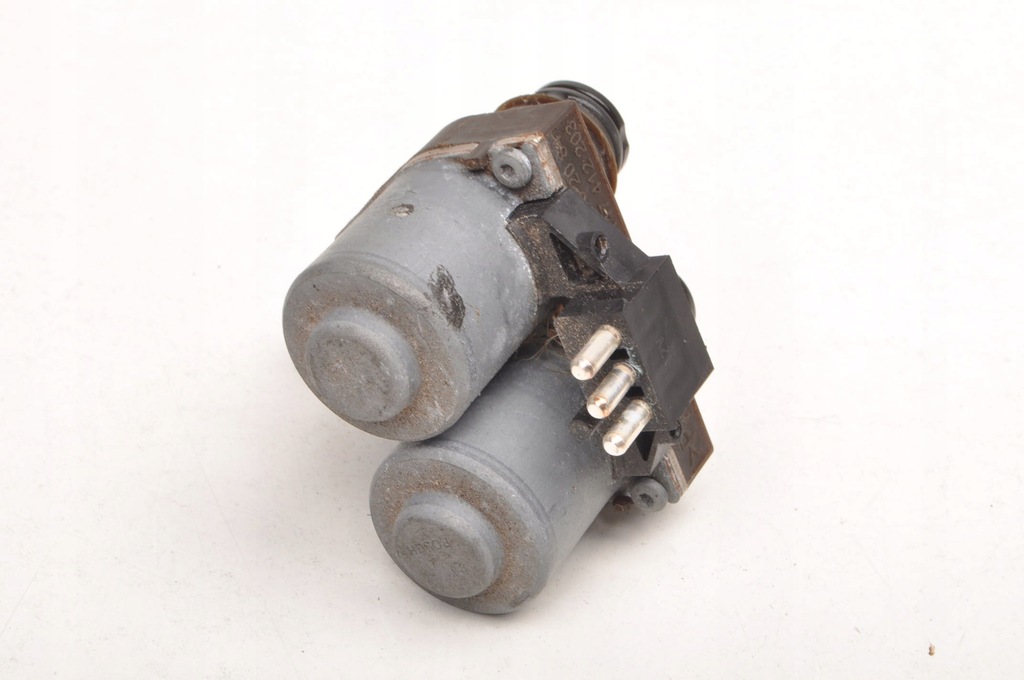 фото №5, Mercedes slk r171 w171 1.8 электроклапан a0048302084