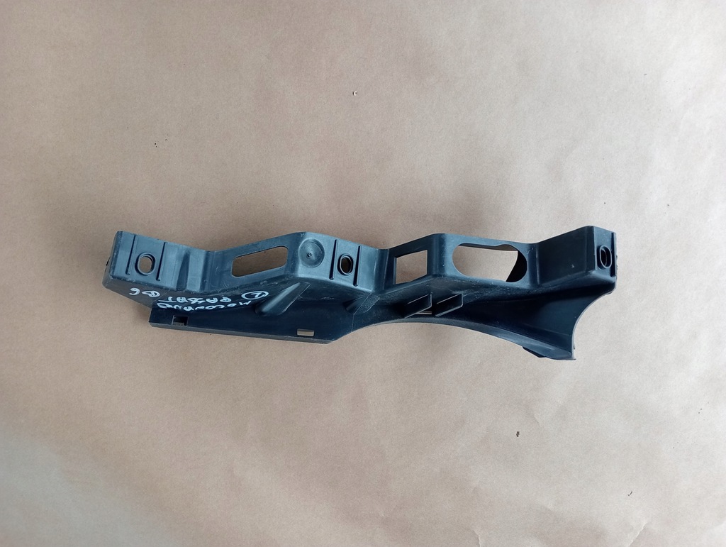 фото №1, Volkswagen оригинальный номер 3c0807889a направляющая бампера