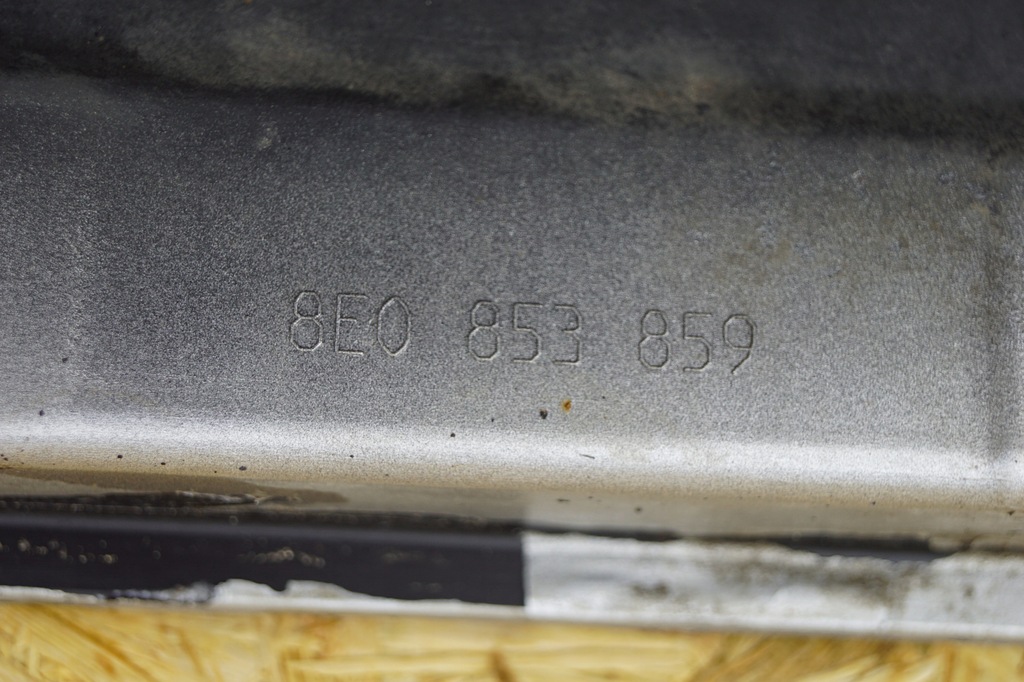 фото №7, Молдинг порог левая передний audi a4 b7 8e0853859