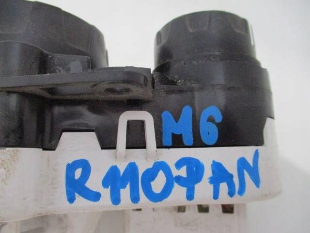 фото №6, Ford fiesta mk7 панель кондиционера